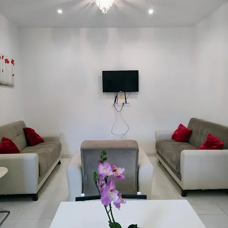 Des Canaris Apartment